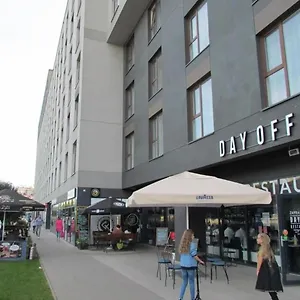 W Warszawie Dedykowany Parking Podziemny W Cenie, Wifi, Blisko Centrum New In Finished To A High Specification Fitted Out To A High Standard On The 7th Floor, Wifi, Underground Parking Price Included , Варшава Польша